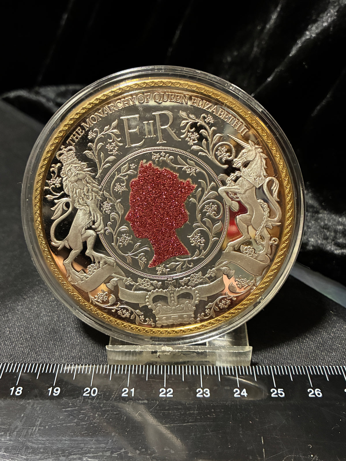 GOLD PLATE QEII DIAMOND FINISH RUBY JUBILEE 110G