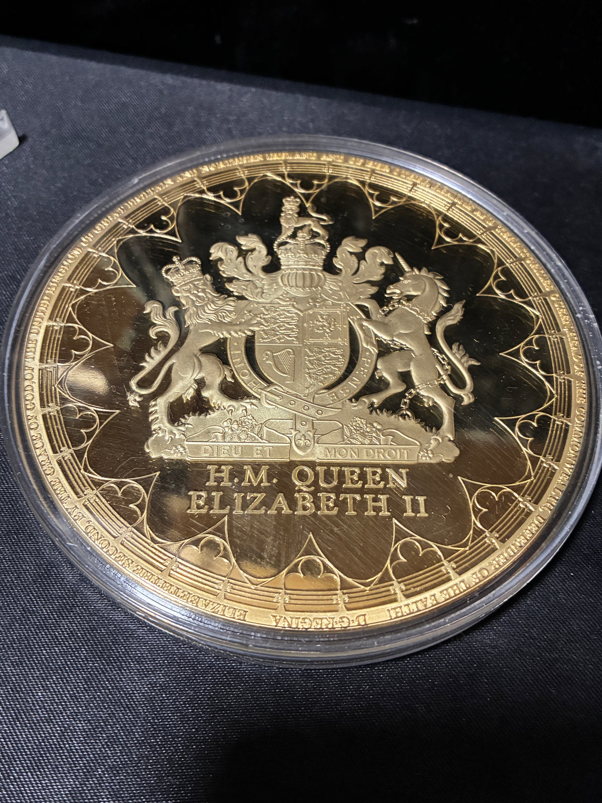 COMMEMORATE 90TH BIRTHDAY QEII 376G LARGE COIN GOLD PLATE