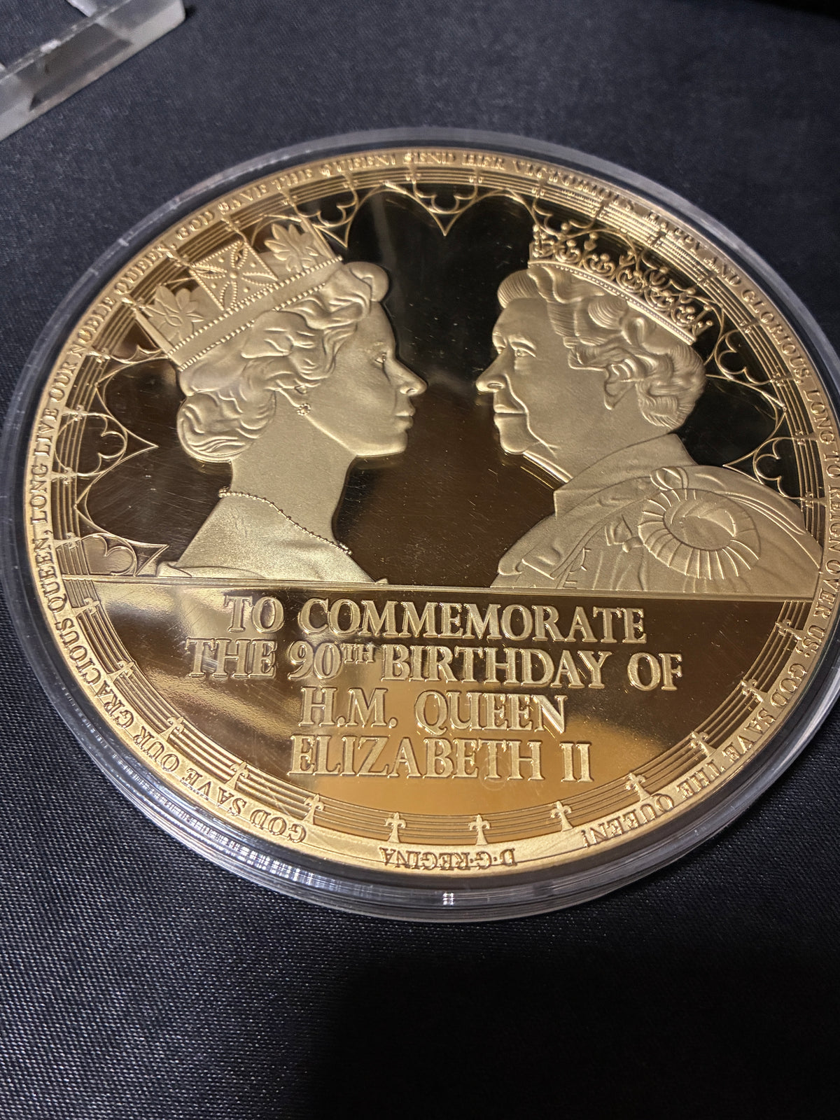 COMMEMORATE 90TH BIRTHDAY QEII 376G LARGE COIN GOLD PLATE
