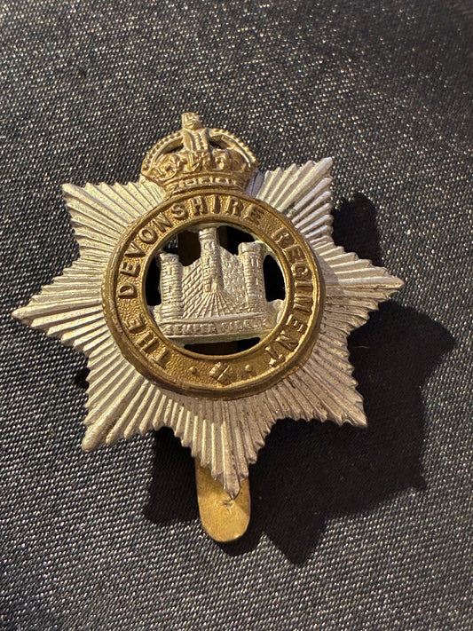 THE DEVONSHIRE REGIMENT CAP BADGE