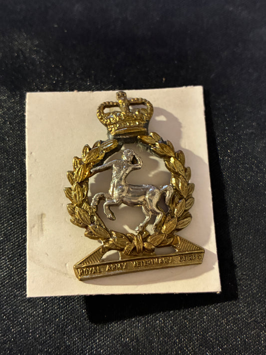 ROYAL ARMY VET CORPS  CAP BADGE