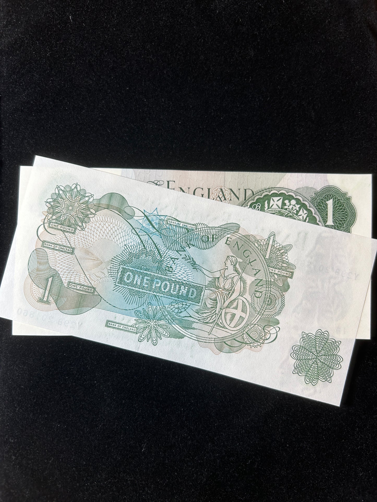 1970-1980 £1 Notes Consecutive